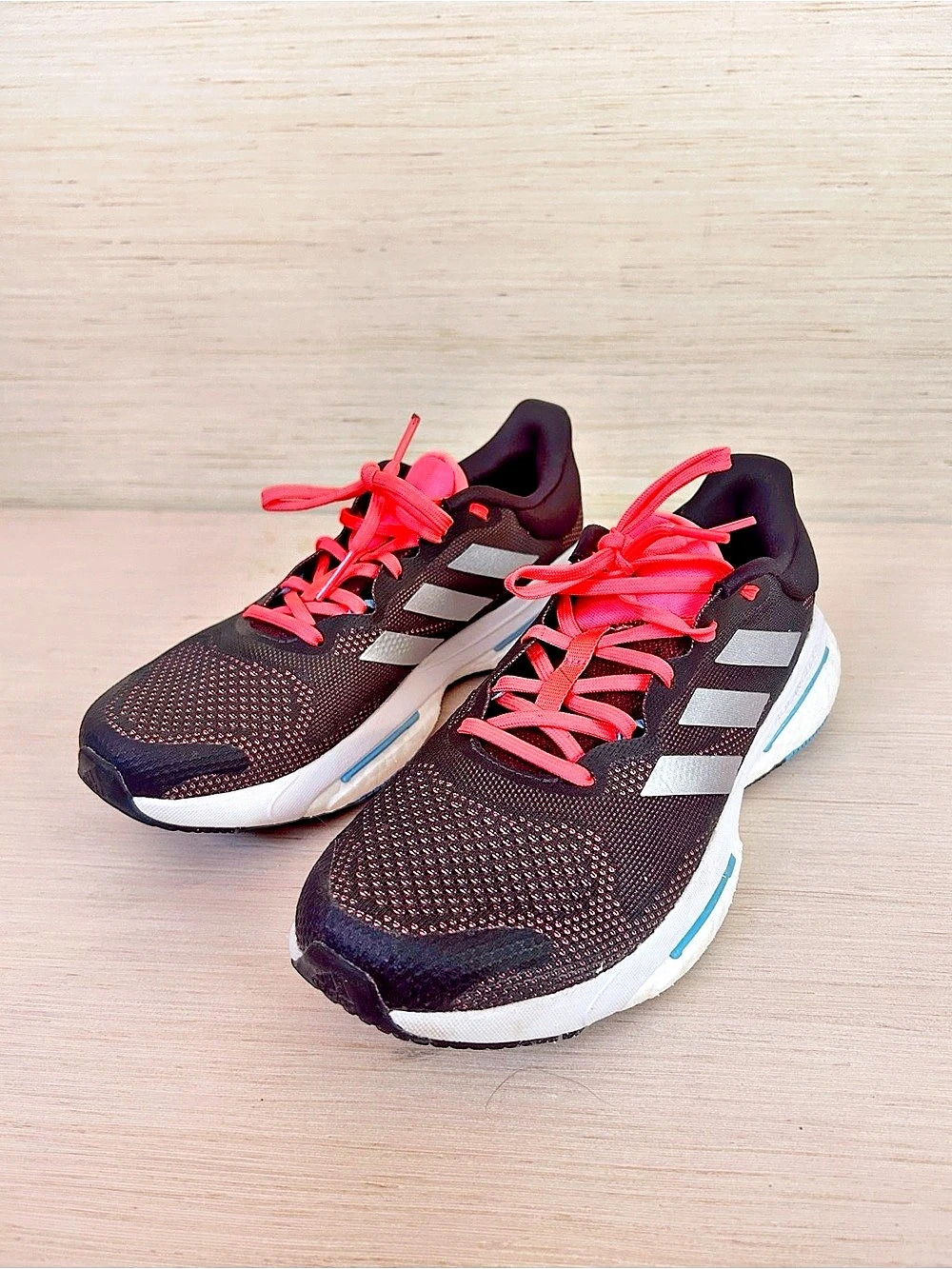 Adidas Solarglide 5 Athletic Sneakers Black & Pink men’s US 9.5